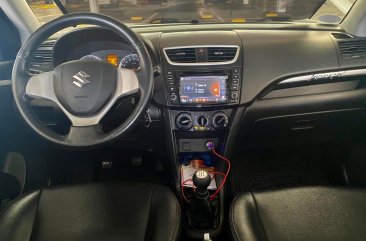 White Suzuki Swift 2018 for sale in Manual