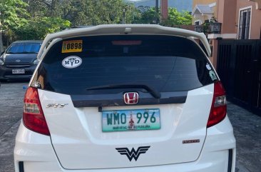 White Honda Jazz 2013 for sale in Valenzuela