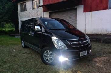 Selling White Hyundai Starex 2009 in Manila