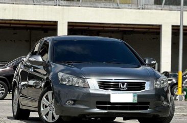 Selling White Honda Accord 2009 in Makati