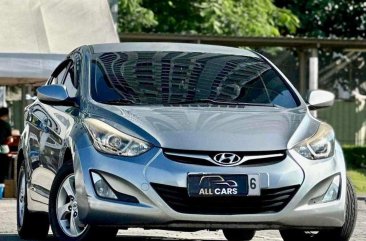 White Hyundai Elantra 2014 for sale in Automatic