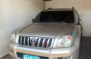 Sell White 2004 Toyota Land Cruiser in Quezon City