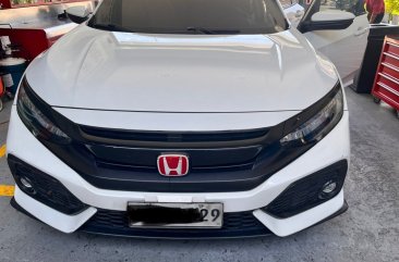 White Honda Civic 2017 for sale in Makati