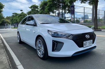 Pearl White Hyundai Ioniq 2021 for sale in Automatic