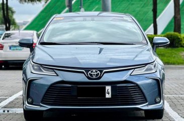 Selling White Toyota Corolla altis 2020 in Makati