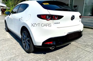 Selling Pearl White Mazda 3 2020 in Pasig