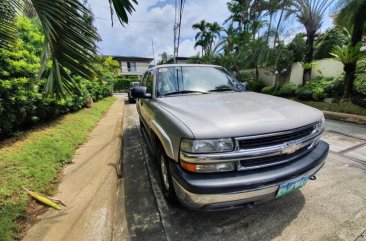 Selling White Chevrolet Tahoe 2005 in Pasig