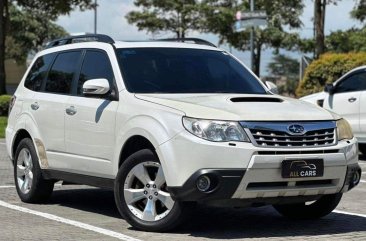 Selling White Subaru Forester 2011 in Makati