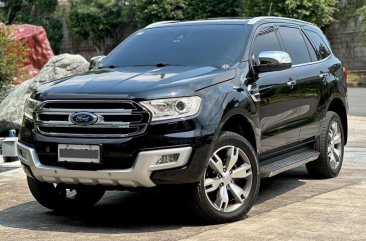 Selling White Ford Everest 2016 in Manila