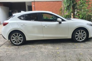 Sell White 2016 Mazda 3 in Biñan