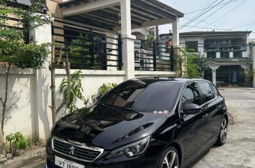 Green Peugeot 308 2017 for sale in Automatic