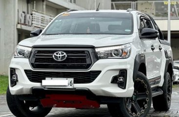 White Toyota Hilux 2019 for sale in Automatic