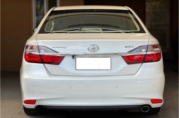 Sell Pearl White 2018 Toyota Camry in Muntinlupa