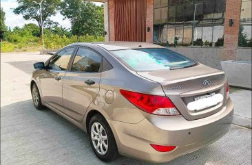 Selling White Hyundai Accent 2015 in Manila