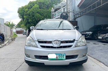 Selling White Toyota Innova 2006 in Bacoor