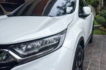 Selling White Honda Cr-V 2018 in Quezon City