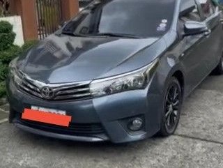 Selling White Toyota Corolla altis 2016 in Manila