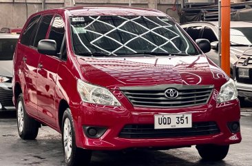 White Toyota Innova 2012 for sale in Parañaque