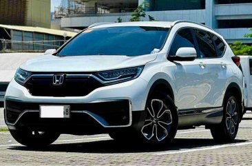 Selling White Honda Cr-V 2022 in Makati