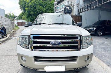 Selling White Ford Expedition 2010 in Bacoor