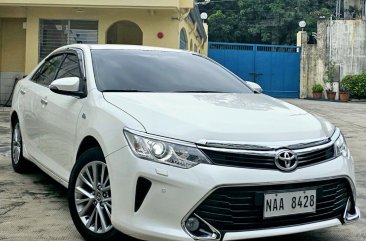 Pearl White Toyota Camry 2018 for sale in Automatic