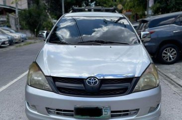 White Toyota Innova 2006 for sale in Quezon City