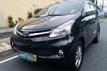 Selling White Toyota Avanza 2012 in Manila