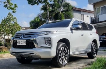 Selling White Mitsubishi Montero sport 2021 in Calamba