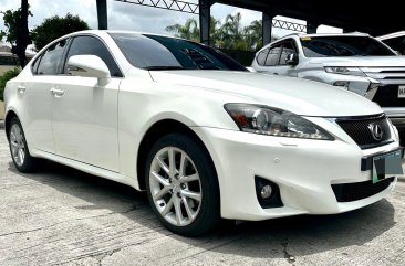 Selling White Lexus Is300 2011 in Pasig