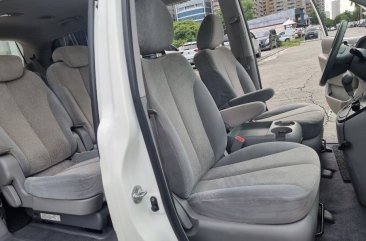 Selling White Kia Carnival 2014 in Pasig