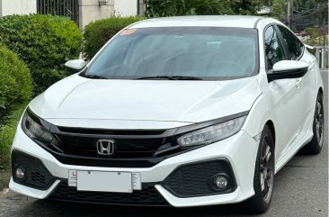 Sell White 2017 Honda Civic in Quezon City