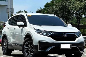 Selling White Honda Cr-V 2022 in Makati