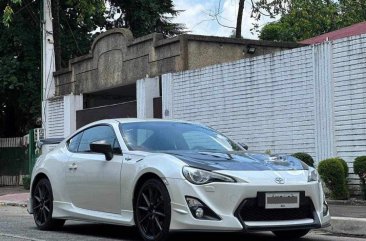 White Toyota 86 2014 for sale in Manila