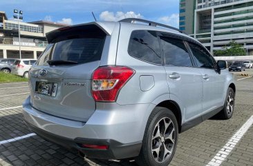 Selling White Subaru Forester 2014 in Makati