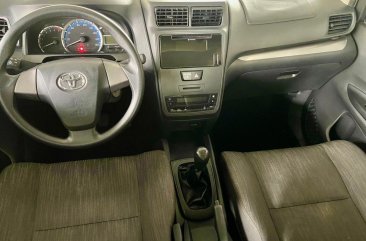 Selling White Toyota Avanza 2021 in Quezon City