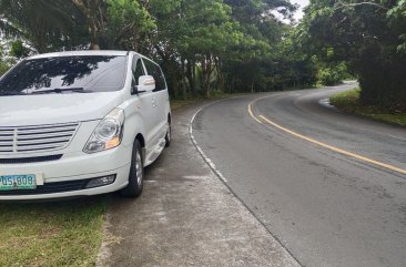 Selling White Hyundai Starex 2011 in Pasig