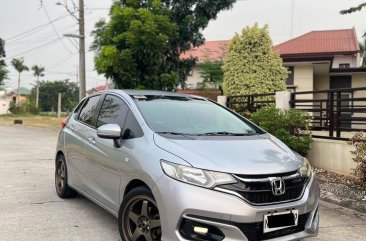 Selling White Honda Jazz 2018 in Manila