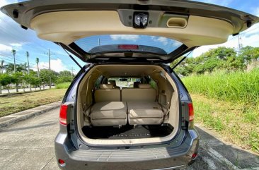 Selling White Toyota Fortuner 2006 in Caloocan