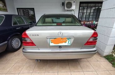 Sell White 1995 Mercedes-Benz C220 in Cainta