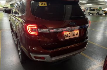 Selling White Ford Everest 2018 in Manila