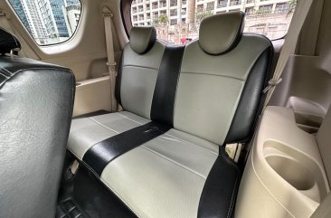 Selling White Suzuki Ertiga 2015 in Makati