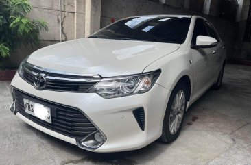 Pearl White Toyota Camry 2016 for sale in Manila