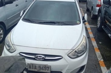 White Hyundai Accent 2015 for sale in Manual