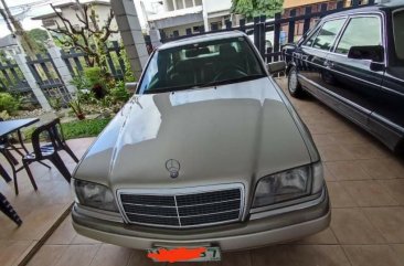 Sell White 1995 Mercedes-Benz C220 in Cainta