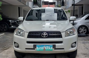 White Toyota Rav4 2011 for sale in Automatic