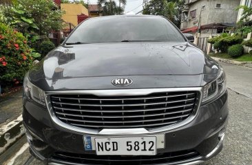 Selling White Kia Carnival 2016 in Manila