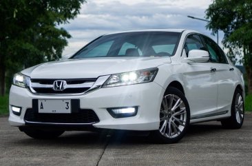 White Honda Accord 2015 for sale in Automatic