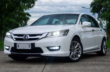 White Honda Accord 2015 for sale in Automatic