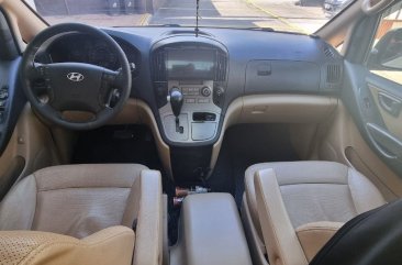 White Hyundai Starex 2011 for sale in Automatic