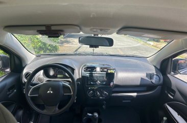 Selling White Mitsubishi Mirage 2019 in Parañaque